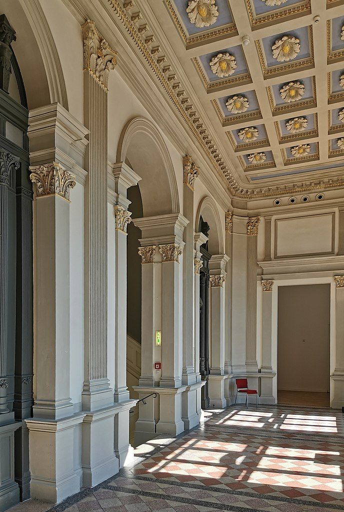 So Sánh Thi Công Con Sơn Cột Vuông Với Các Phương Pháp Trang Trí Cột Khác